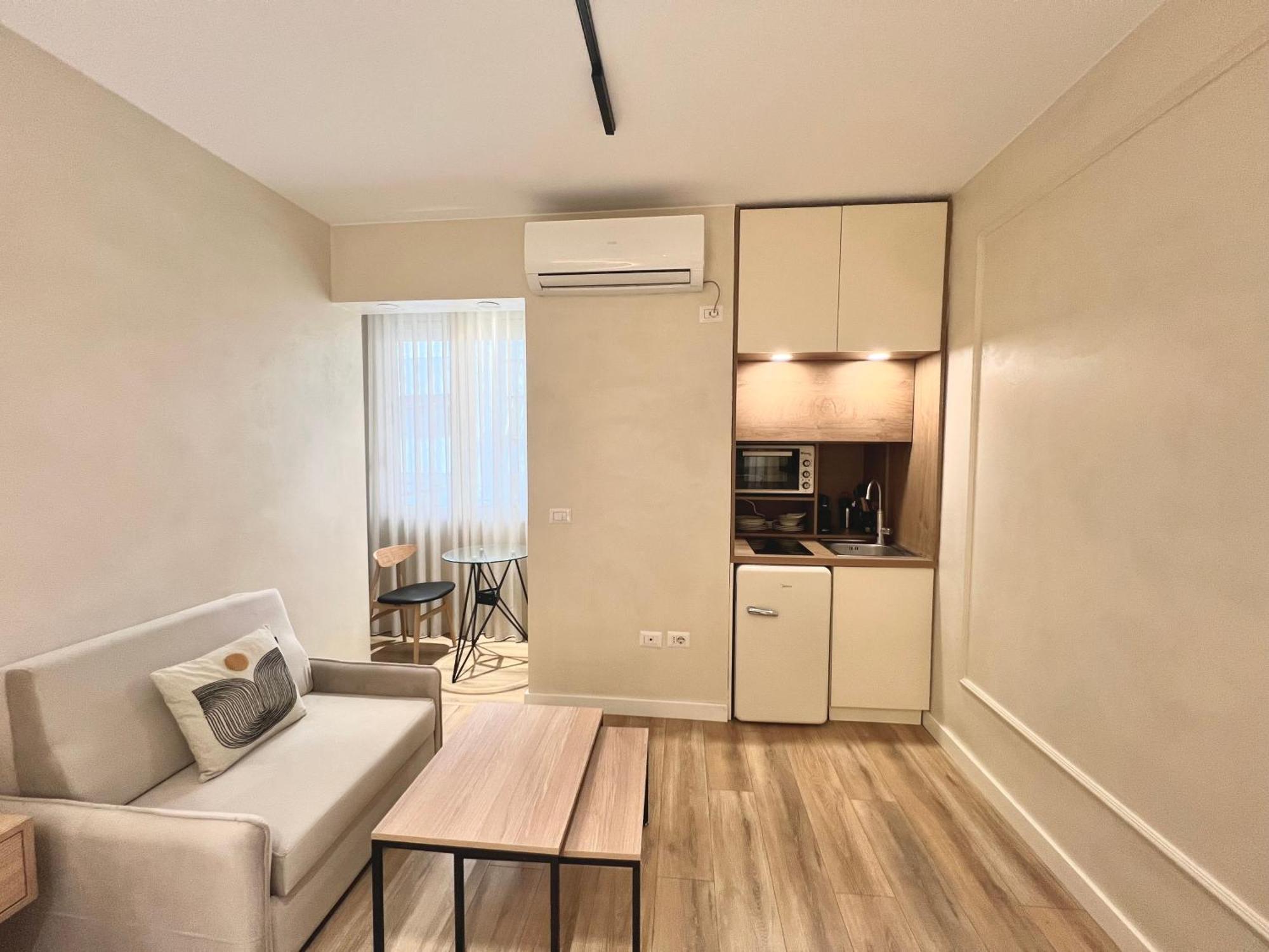 Syncron Apartments In The Center Of ティラナ エクステリア 写真