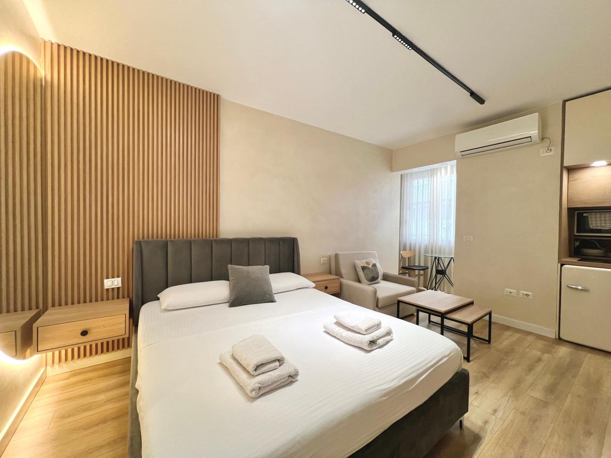 Syncron Apartments In The Center Of ティラナ エクステリア 写真