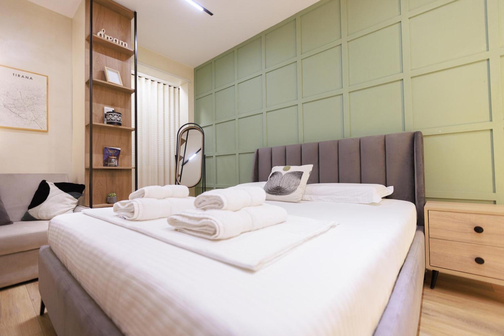 Syncron Apartments In The Center Of ティラナ エクステリア 写真
