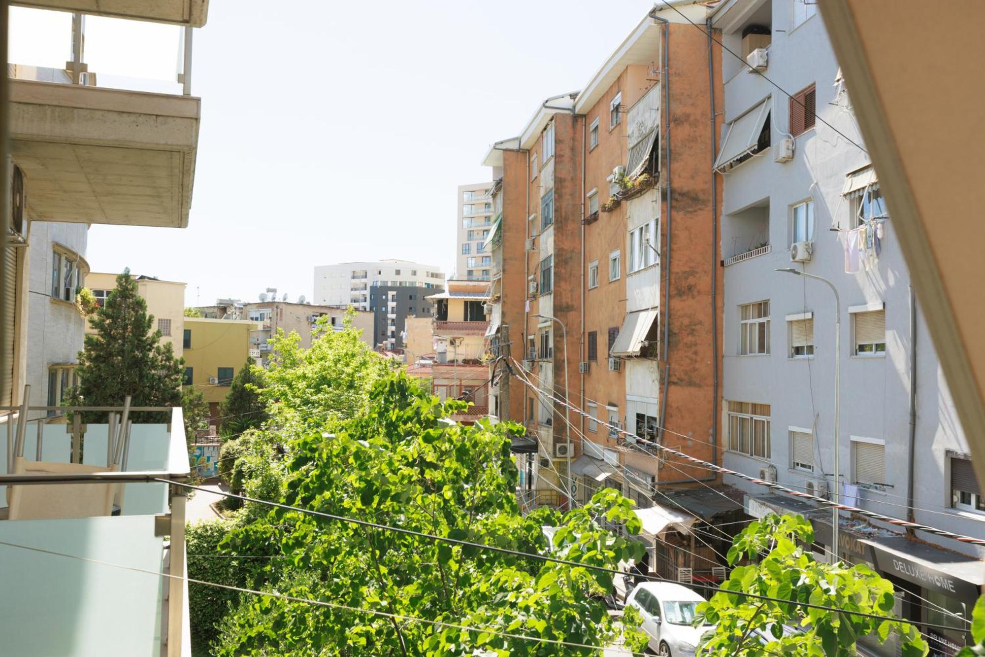 Syncron Apartments In The Center Of ティラナ エクステリア 写真