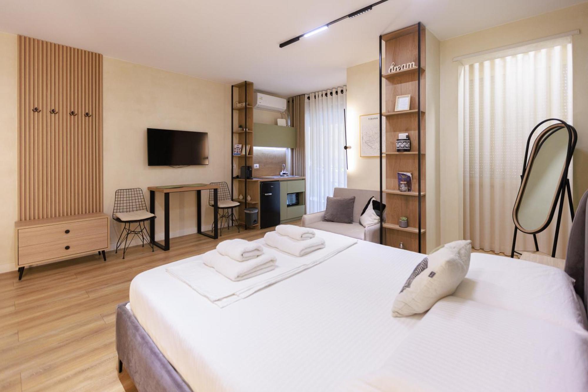Syncron Apartments In The Center Of ティラナ エクステリア 写真