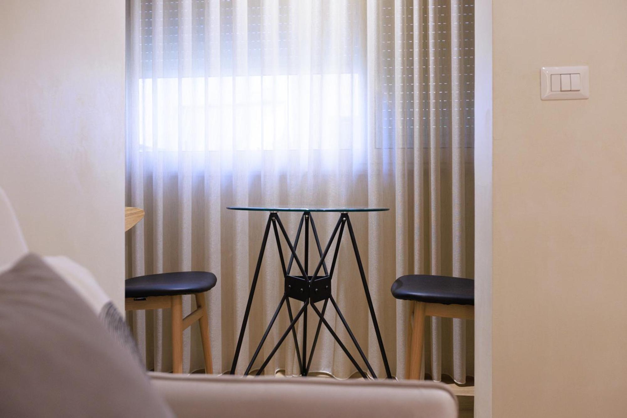 Syncron Apartments In The Center Of ティラナ エクステリア 写真