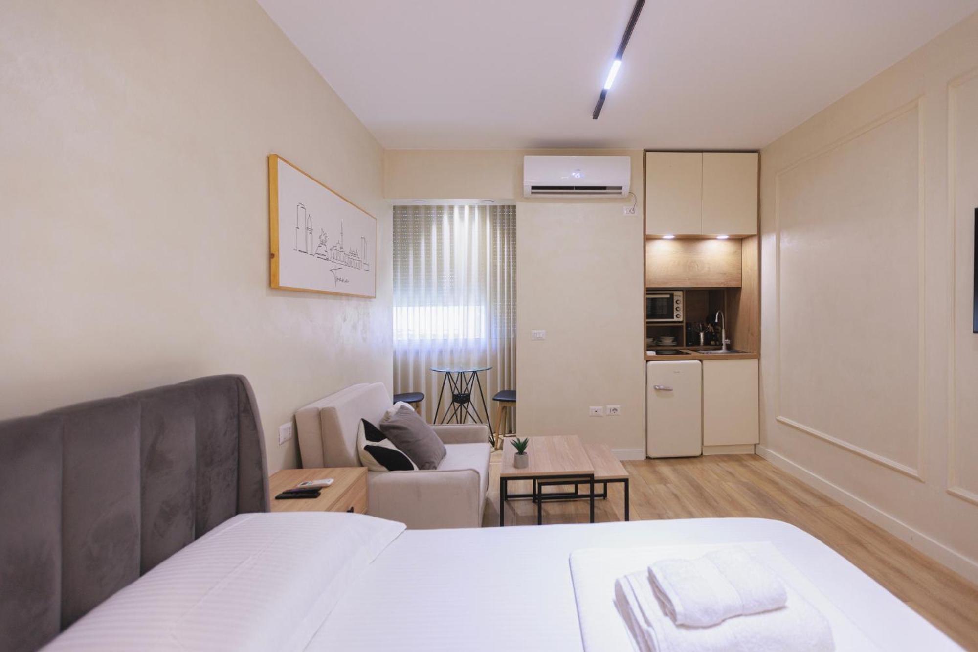 Syncron Apartments In The Center Of ティラナ エクステリア 写真